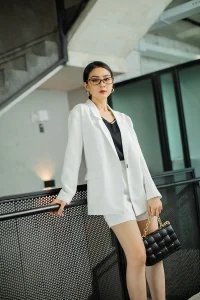 Thời trang công sở tối giản: Bí quyết xây dựng vẻ ngoài thanh lịch và chuyên nghiệp